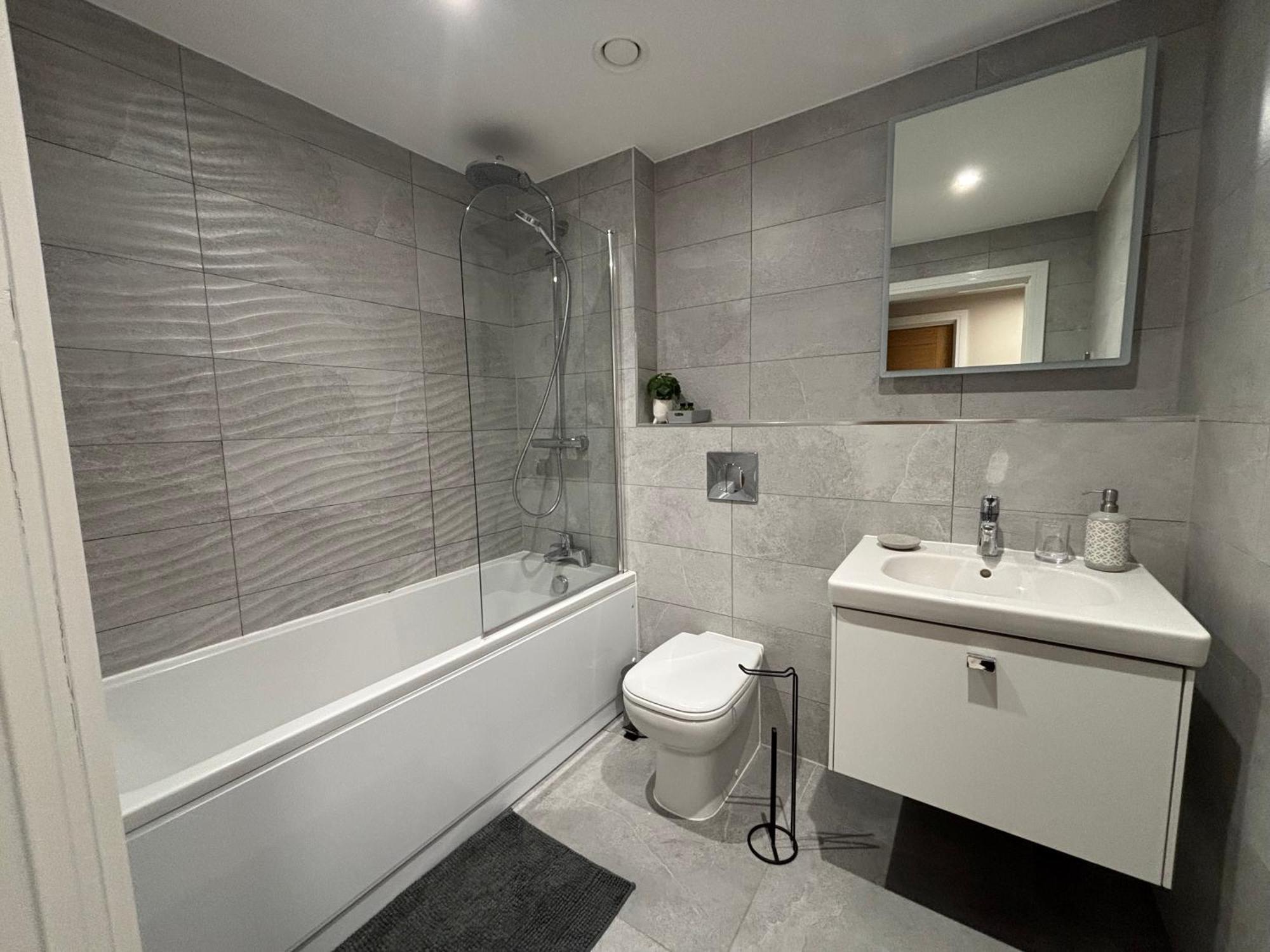 Modern Apartment - Bhx Nec - Free Secure Gated Parking Solihull Exteriör bild